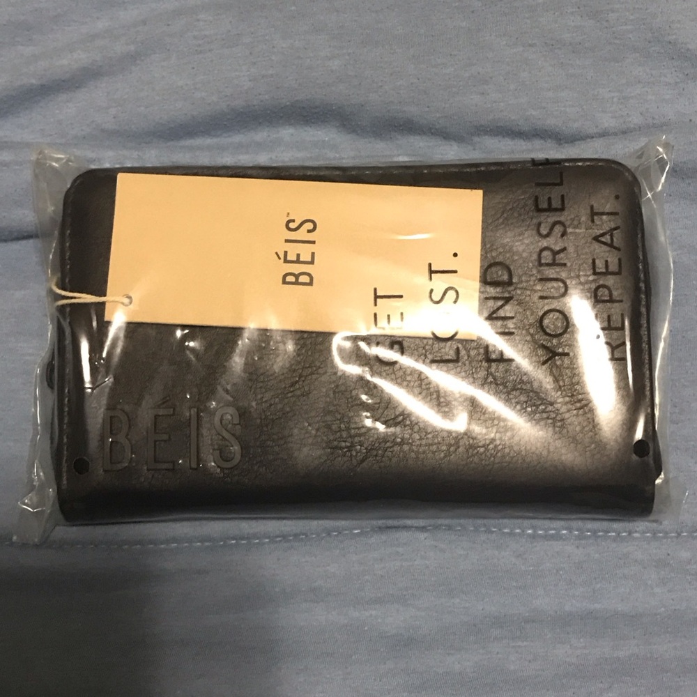 BÉIS Black Travel Wallet